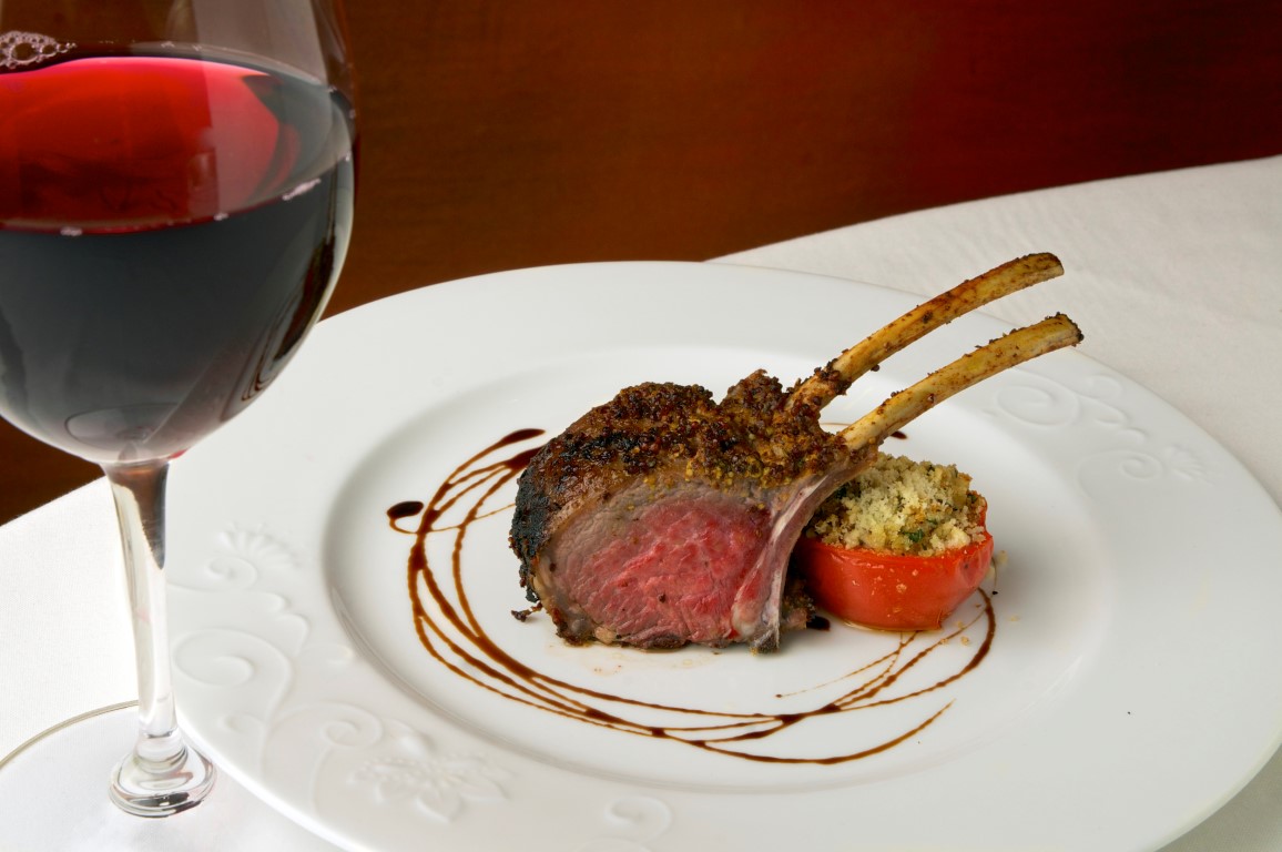 Harmonização de vinho tinto tânico com carne vermelha grelhada